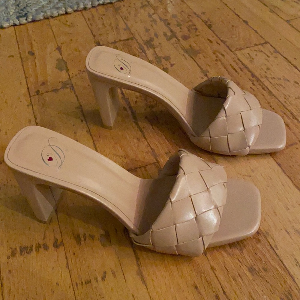 Brand new heels, too big on me. From Vici
